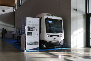 FZI-Shuttle Anna in der Messehalle. Foto: Bernd Kittendorf, 2026