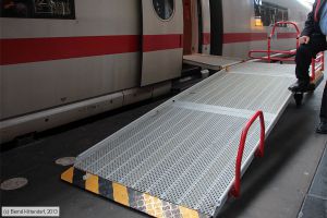 Rampen als Einstiegshilfen in Amsterdam Centraal Rampen als Einstiegshilfen in Amsterdam Centraal