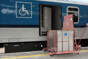 Ein Hublift im Bahnhof České Budějovice Ein Hublift im Bahnhof České Budějovice