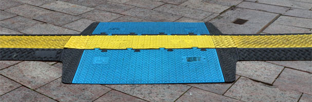 Im Rollstuhl überfahrbarer Kabelkanal, Foto: Bernd Kittendorf, 2025 Im Rollstuhl überfahrbarer Kabelkanal, Foto: Bernd Kittendorf, 2025